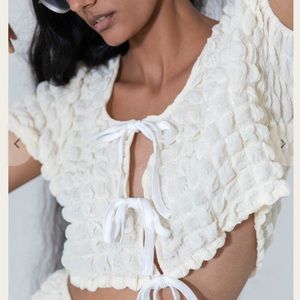 FIND ME NOW
Mae Tie Top In Cloud